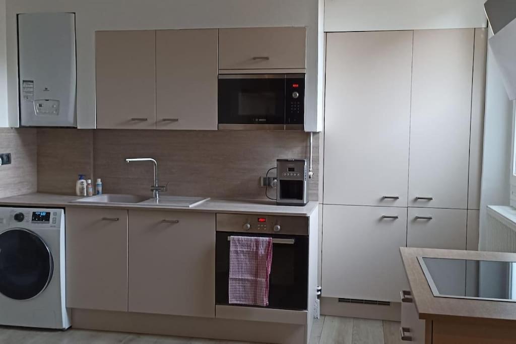 Ferienwohnung Suresnes : 2 Pieces Cosy Exterior foto